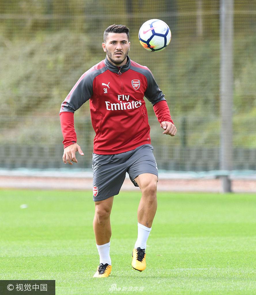 AYX爱游戏官网入口关键时刻体能课后；托特纳姆防线松动备战社区盾；引发热议；球队文化再被提及的简单介绍